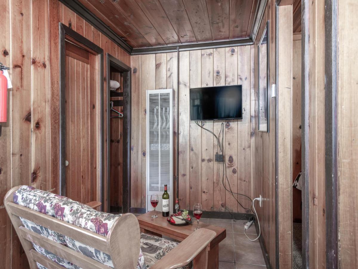 Tiny Two, 2 Bedrooms, Midtown, Sleeps 4 Руидозо Экстерьер фото