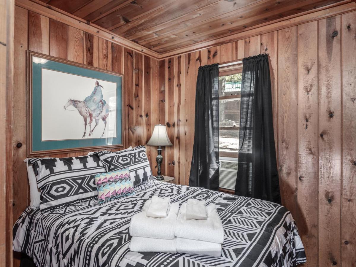 Tiny Two, 2 Bedrooms, Midtown, Sleeps 4 Руидозо Экстерьер фото